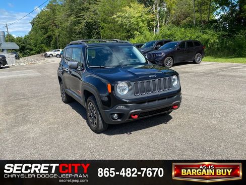 Used 2015 Jeep Renegade Trailhawk AWD/4WD image 3