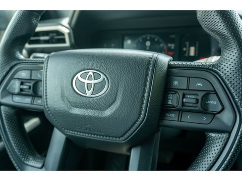 Used 2025 Toyota Tacoma SR AWD/4WD image 27