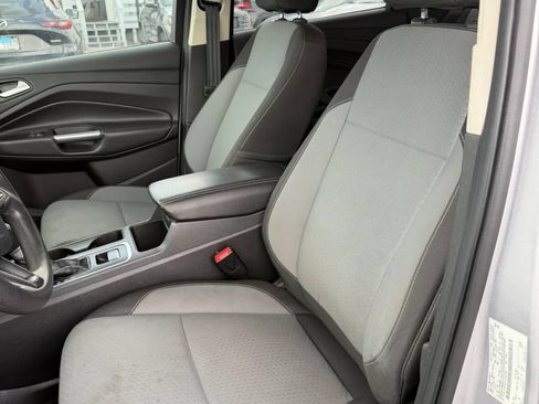 Used 2017 Ford Escape SE FWD image 16