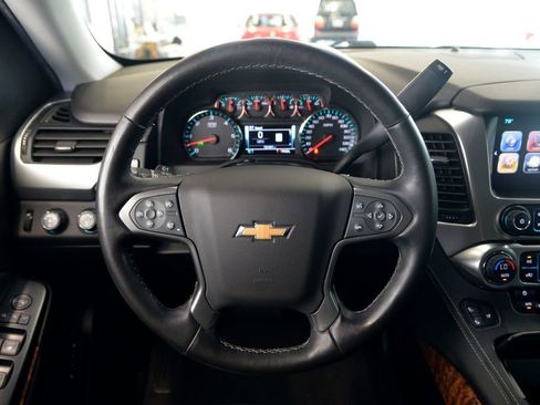 Used 2020 Chevrolet Suburban Premier AWD/4WD image 19
