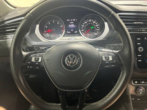Used 2021 Volkswagen Tiguan SE FWD image 25