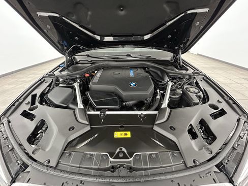 Used 2023 BMW 530e xDrive w/ Premium Package image 43