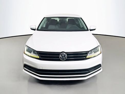 Used 2017 Volkswagen Jetta S image 2
