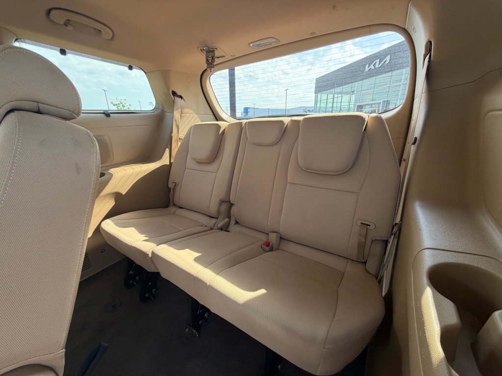 Used 2015 Kia Sedona LX w/ LX Convenience Package FWD image 7