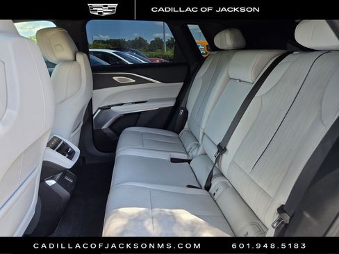 Certified 2024 Cadillac Lyriq Luxury AWD/4WD image 5