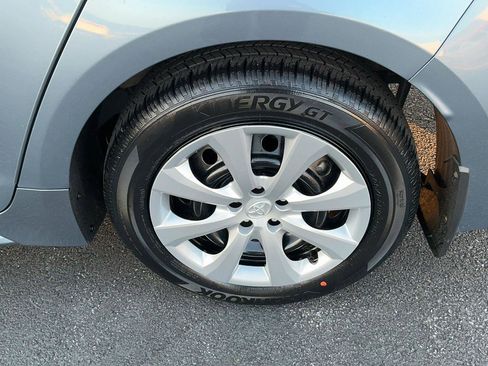 Used 2023 Toyota Corolla LE w/ Carpet Mat Package (TMS) image 11