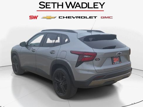 Used 2025 Chevrolet Trax ACTIV w/ Sunroof Package FWD image 5