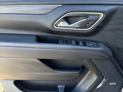 Certified 2024 GMC Yukon XL SLT w/ SLT Luxury Package image 12