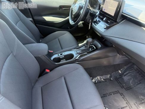 Used 2024 Toyota Corolla LE FWD image 30