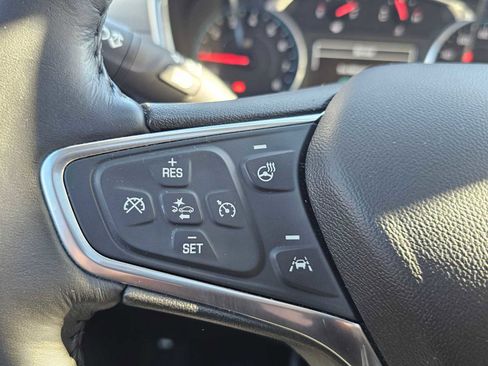 Used 2018 Chevrolet Equinox Premier image 32