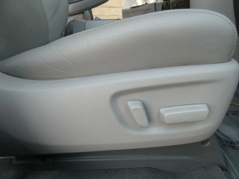 Used 2017 Toyota Sienna XLE image 31