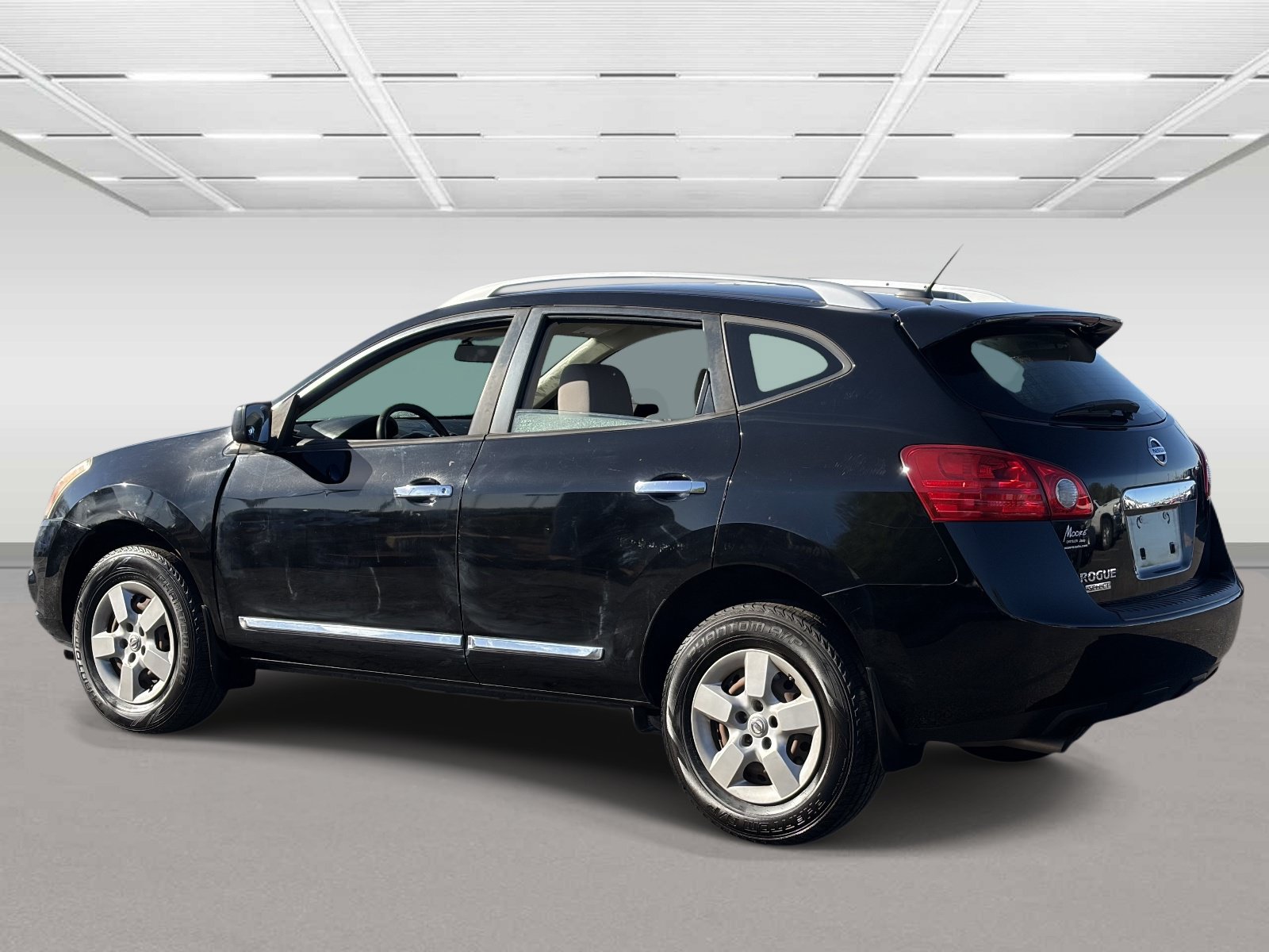 Used 2015 Nissan Rogue S w/ Convenience Package FWD image 3