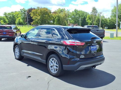 Used 2024 Ford Edge SEL w/ Convenience Package AWD/4WD image 3