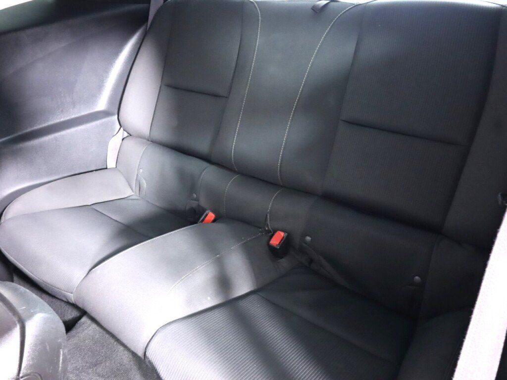Used 2015 Chevrolet Camaro LT RWD image 28