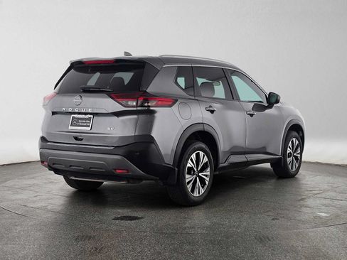 Used 2023 Nissan Rogue SV w/ SV Premium B Package FWD image 3