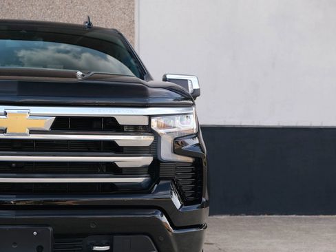 Used 2023 Chevrolet Silverado 1500 High Country image 3