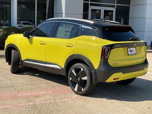 New 2026 Nissan Kicks SR image 7