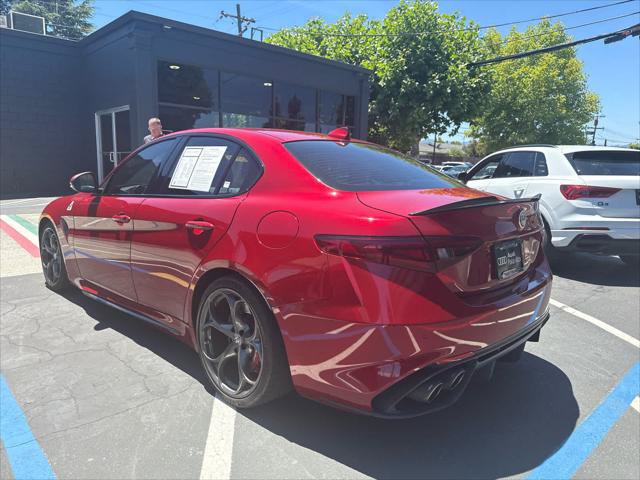 Used 2017 Alfa Romeo Giulia Quadrifoglio RWD image 5