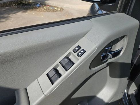 Used 2020 Nissan Frontier SV w/ Midnight Edition Floor Mats image 14