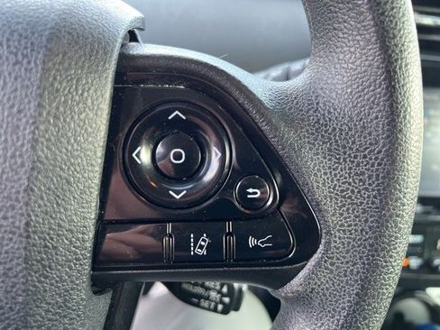 Used 2022 Toyota Prius LE image 20