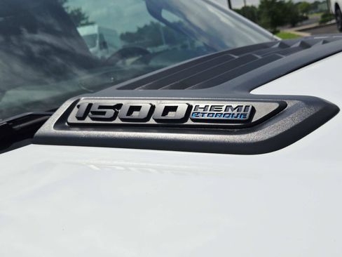 Used 2023 RAM 1500 Laramie AWD/4WD image 19