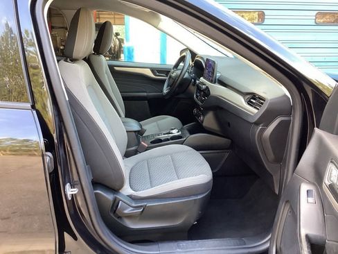 Used 2022 Ford Escape SE image 31