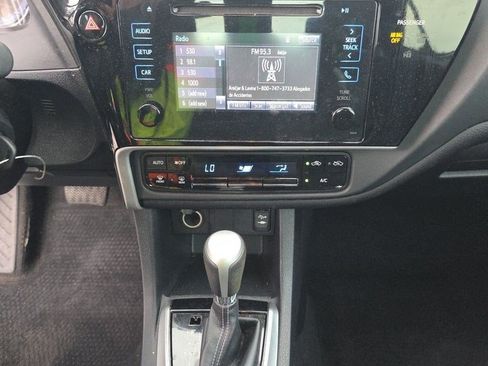 Used 2017 Toyota Corolla LE FWD image 11
