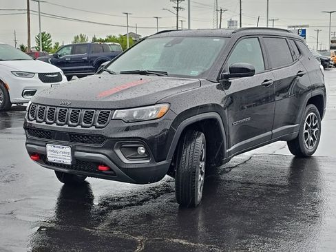 Used 2024 Jeep Compass Trailhawk AWD/4WD image 55