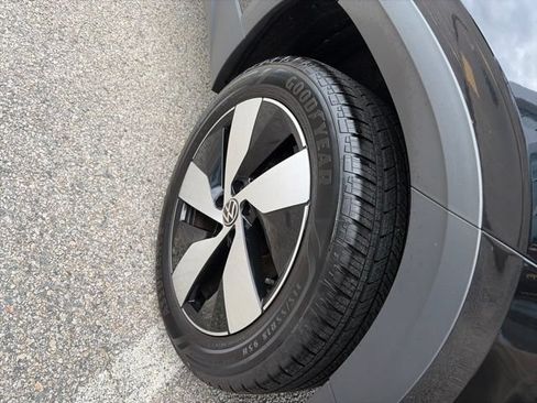 Certified 2025 Volkswagen Taos S AWD/4WD image 12