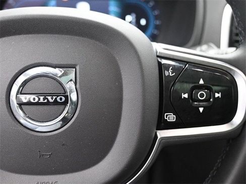 Used 2023 Volvo XC90 B6 Plus w/ Protection Package Premier image 14