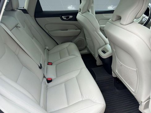Used 2024 Volvo XC60 B5 Core w/ Protection Package Premier AWD/4WD image 29