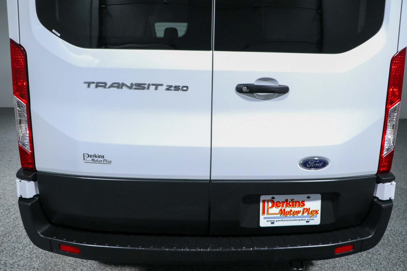 Used 2025 Ford Transit 250 148 Medium Roof w/ Load Area Protection Package RWD image 8