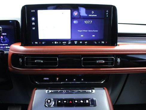 Used 2025 Lincoln Aviator Reserve w/ Luxury Package image 23