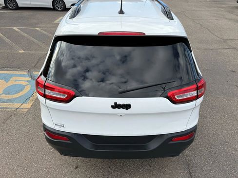 Used 2016 Jeep Cherokee Sport image 37