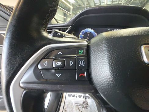 Used 2022 Jeep Grand Cherokee Laredo w/ Luxury Tech Group I AWD/4WD image 20