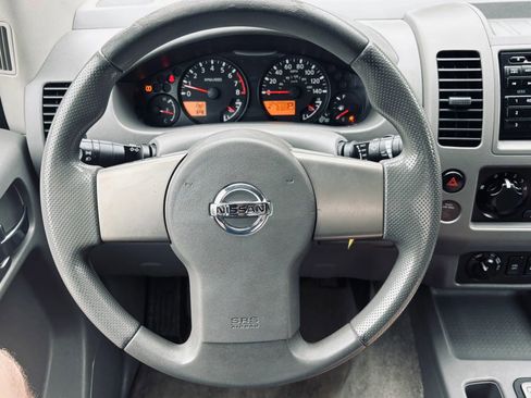 Used 2011 Nissan Frontier S AWD/4WD image 27