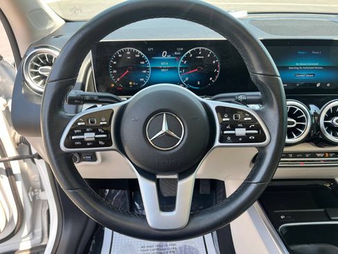 Used 2020 Mercedes-Benz GLB 250 4MATIC image 13