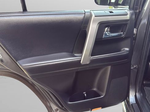 Used 2018 Toyota 4Runner Limited AWD/4WD image 19