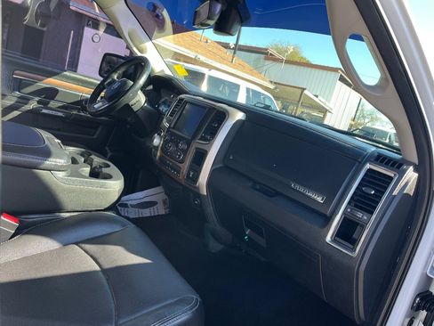 Used 2017 RAM 1500 Laramie image 34