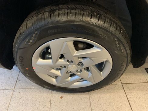 New 2026 Hyundai Kona SE image 23