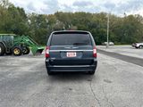Used 2013 Chrysler Town & Country Touring-L image 5