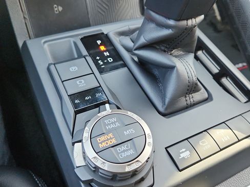 Used 2025 Toyota Tacoma TRD Off-Road w/ TRD Off Road Premium Package image 27