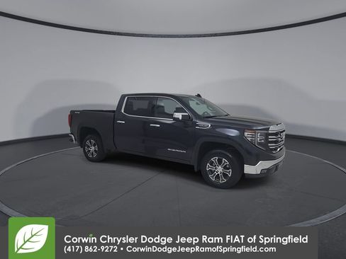 Used 2025 GMC Sierra 1500 SLT AWD/4WD image 2