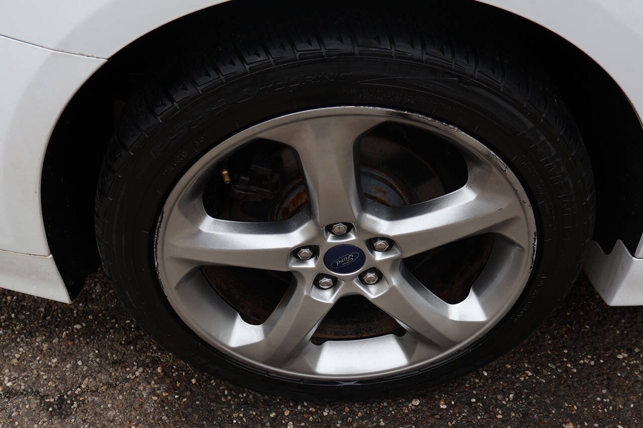 Used 2013 Ford Fusion SE FWD image 10