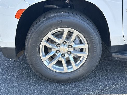 Certified 2022 Chevrolet Suburban LT image 13