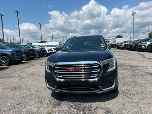 Used 2024 GMC Terrain SLT FWD image 8