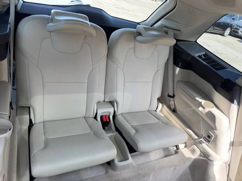 Used 2016 Volvo XC90 T6 Momentum AWD/4WD image 11
