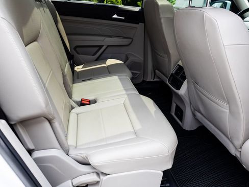Used 2021 Volkswagen Atlas SE w/ Panoramic Sunroof Package FWD image 56