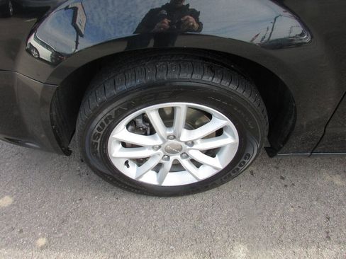 Used 2015 Dodge Grand Caravan SXT image 38