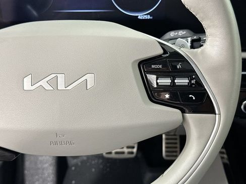 Used 2023 Kia Niro Wave FWD image 25